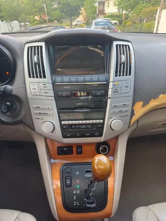 2006 Lexus RX 2nd Gen - Image 14 of 17