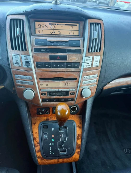 2006 Lexus RX 2nd Gen - Image 6 of 11
