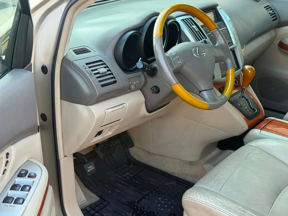 2006 Lexus RX 2nd Gen - Image 8 of 14