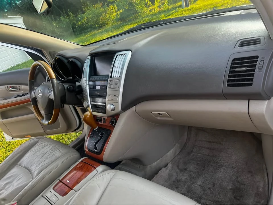 2006 Lexus RX 2nd Gen - Image 10 of 17