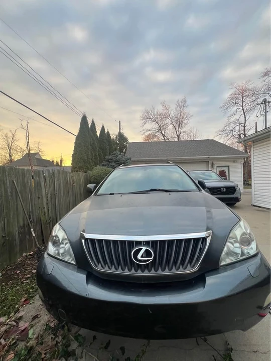 2006 Lexus RX 2nd Gen - Image 2 of 8
