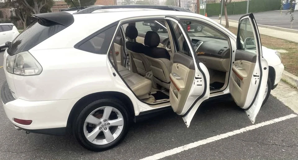2006 Lexus RX 2nd Gen - Image 9 of 13