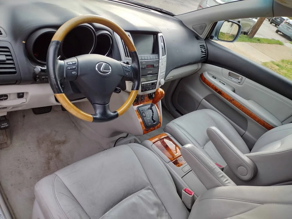 2006 Lexus RX 2nd Gen - Image 10 of 13