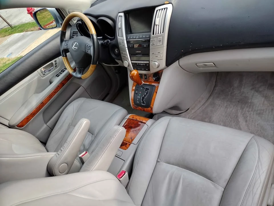 2006 Lexus RX 2nd Gen - Image 11 of 13