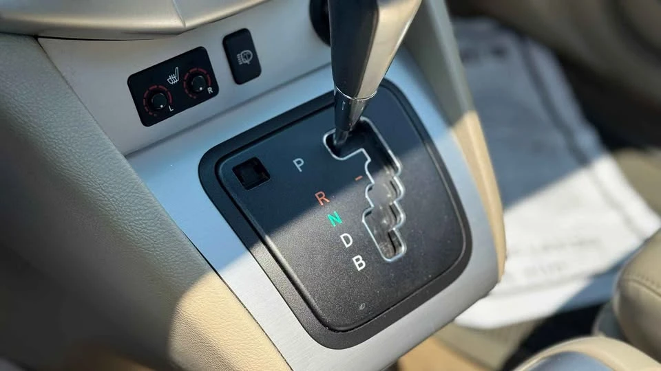 2006 Lexus RX 2nd Gen - Image 16 of 19