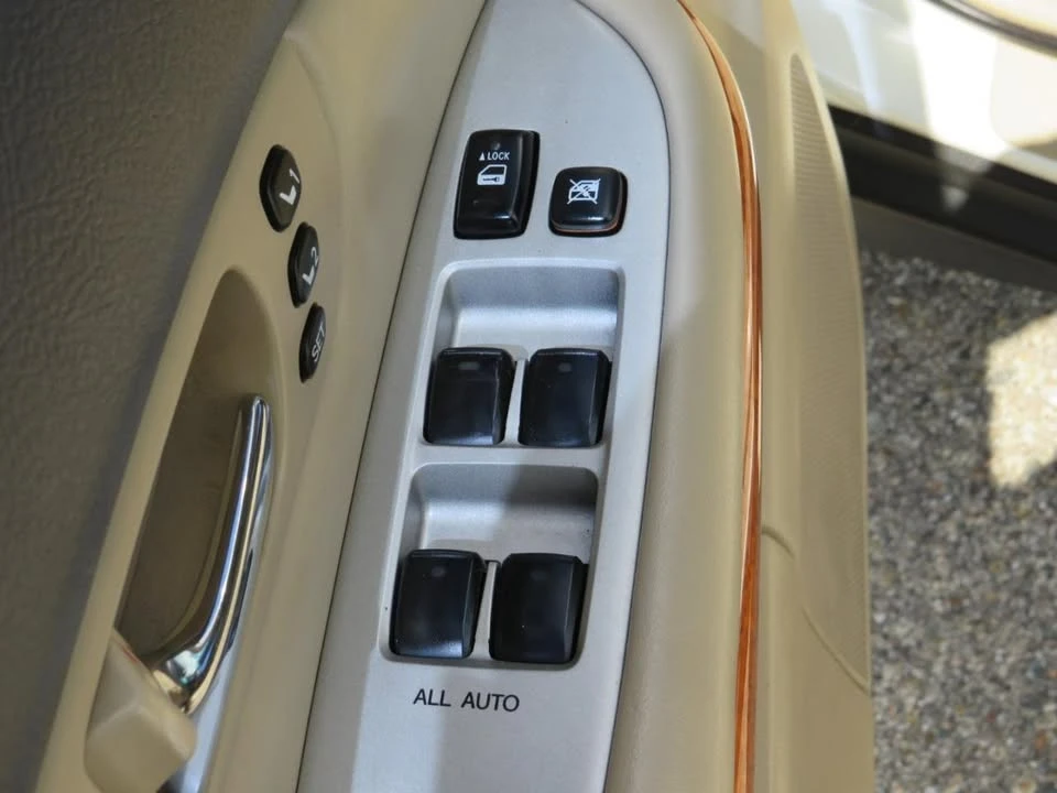 2006 Lexus RX 2nd Gen - Image 19 of 20