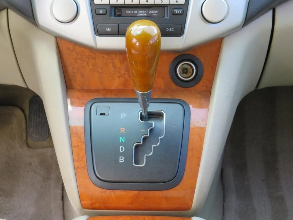 2006 Lexus RX 2nd Gen - Image 16 of 20