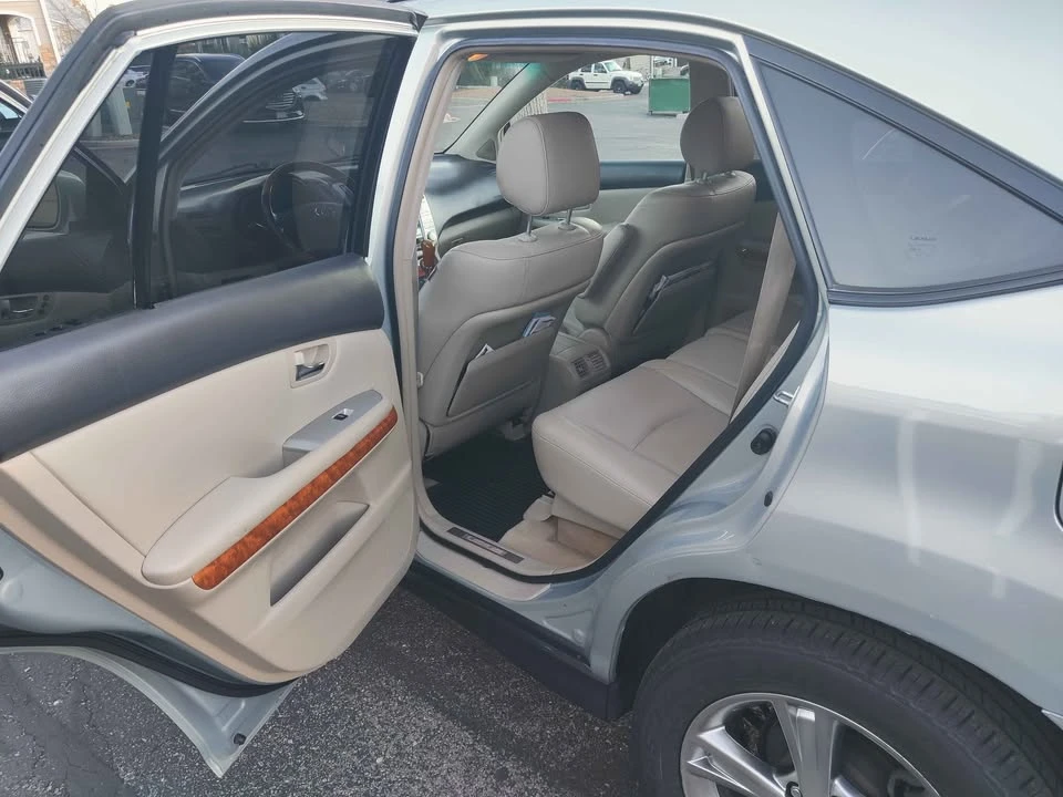 2006 Lexus RX 2nd Gen - Image 11 of 17