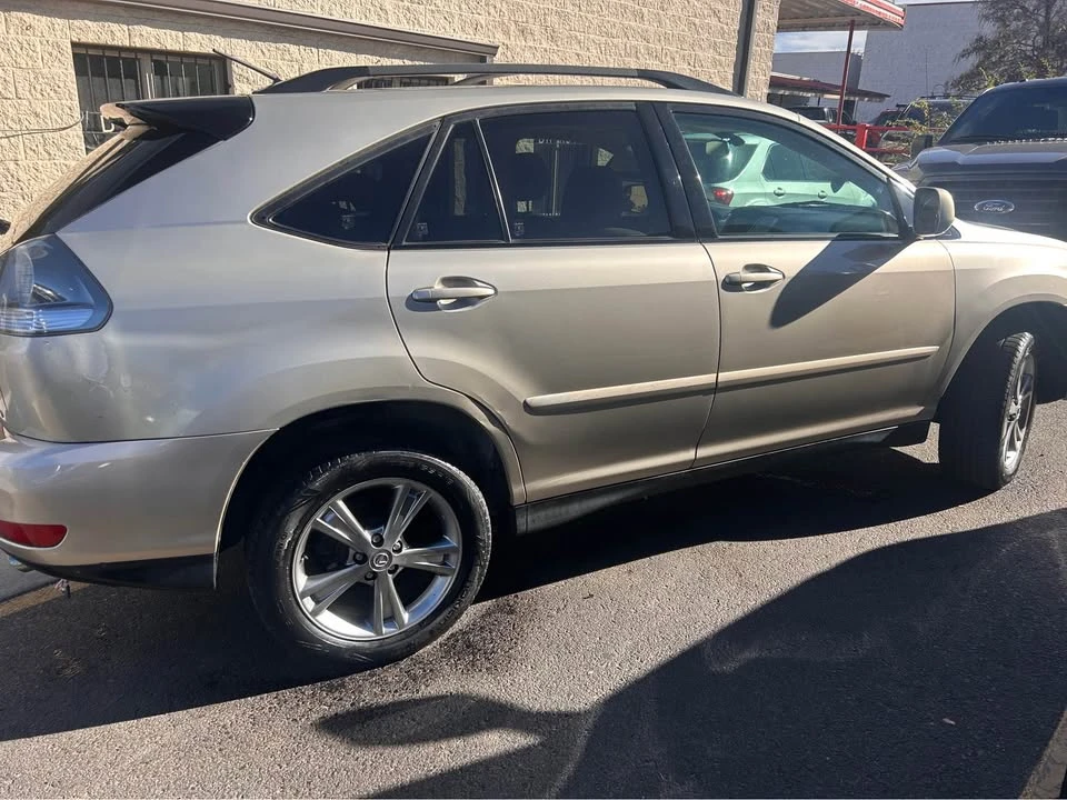 2006 Lexus RX 2nd Gen - Image 3 of 16