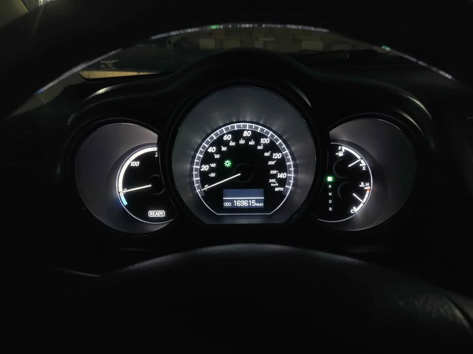 2006 Lexus RX 2nd Gen - Image 13 of 17
