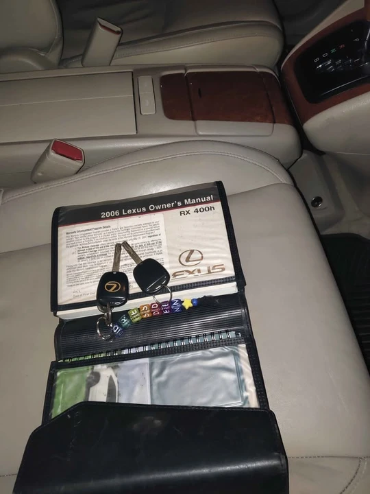 2006 Lexus RX 2nd Gen - Image 16 of 17
