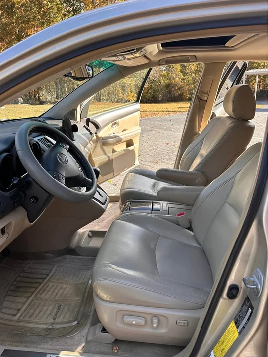 2006 Lexus RX 2nd Gen - Image 11 of 19