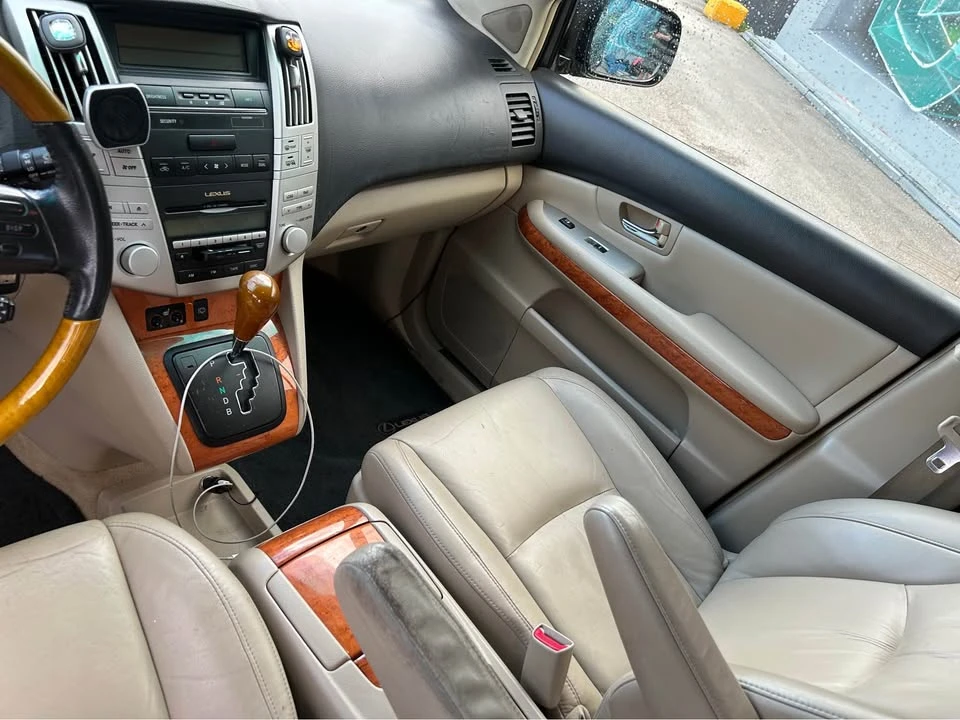 2006 Lexus RX 2nd Gen - Image 13 of 18