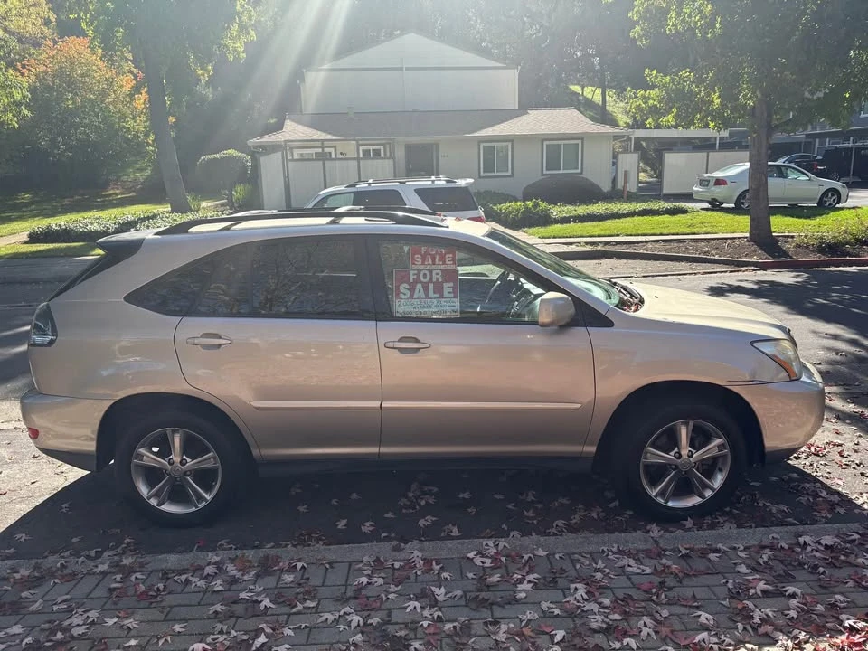 2006 Lexus RX 2nd Gen - Image 2 of 14