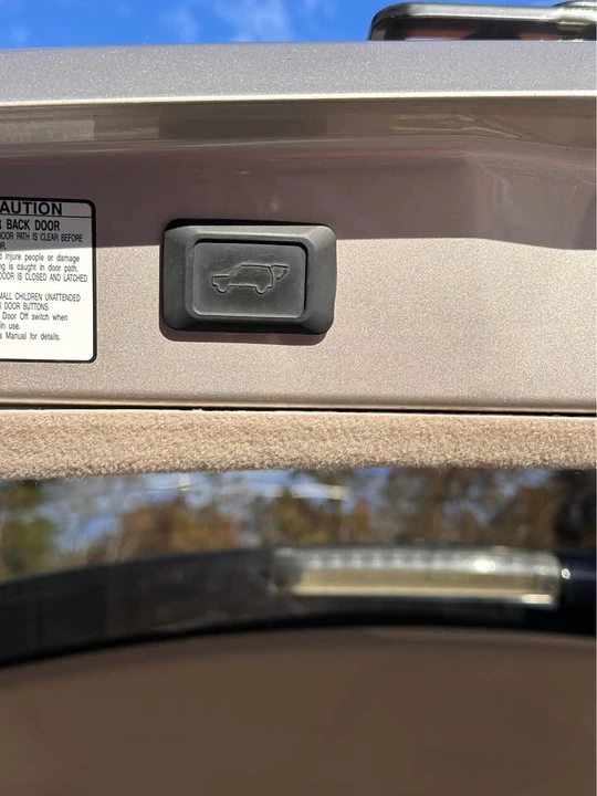 2006 Lexus RX 2nd Gen - Image 9 of 19