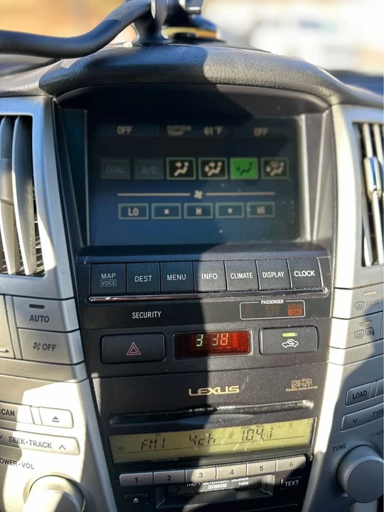 2006 Lexus RX 2nd Gen - Image 15 of 19
