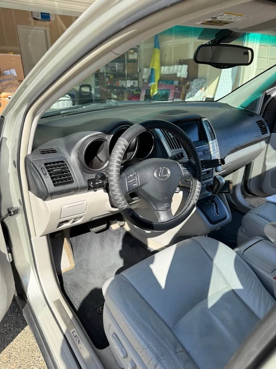 2006 Lexus RX 2nd Gen - Image 5 of 9