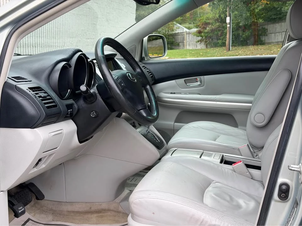 2006 Lexus RX 2nd Gen - Image 12 of 18