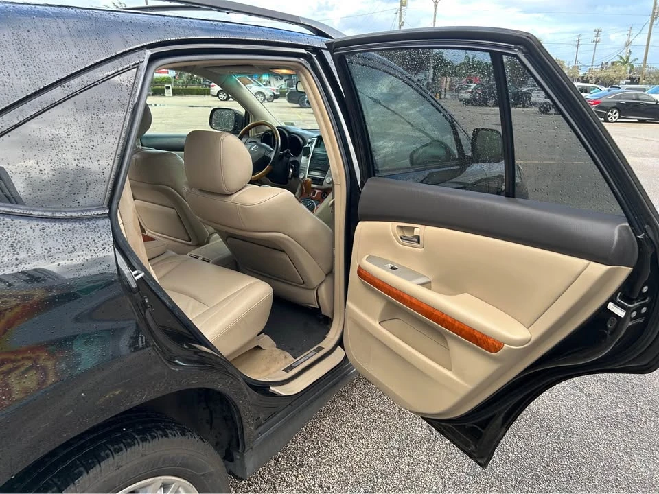 2006 Lexus RX 2nd Gen - Image 9 of 18