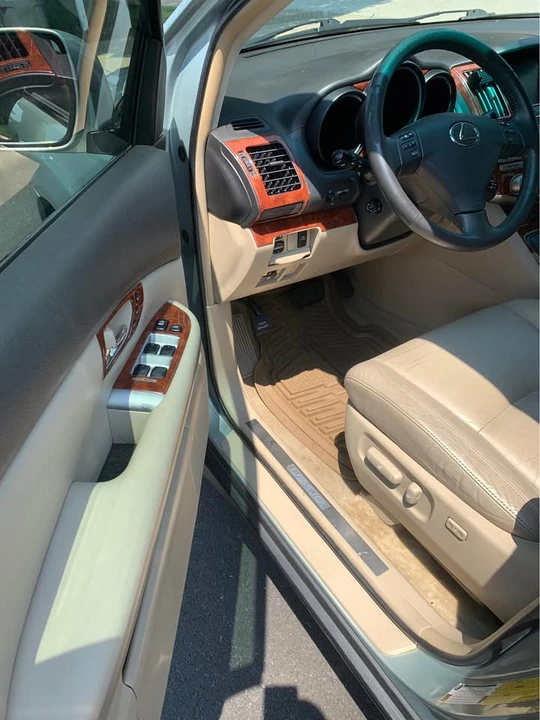 2006 Lexus RX 2nd Gen - Image 9 of 12