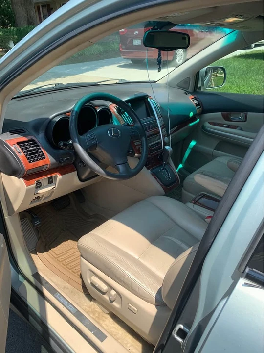 2006 Lexus RX 2nd Gen - Image 8 of 12