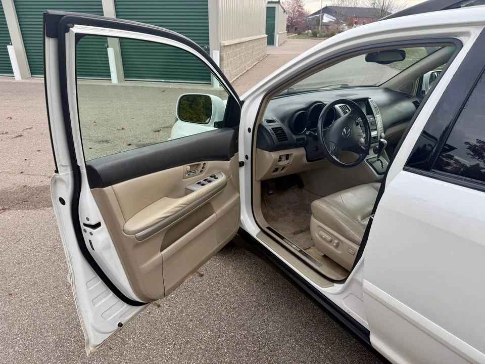 2006 Lexus RX 2nd Gen - Image 2 of 13
