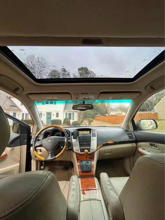2006 Lexus RX 2nd Gen - Image 3 of 12