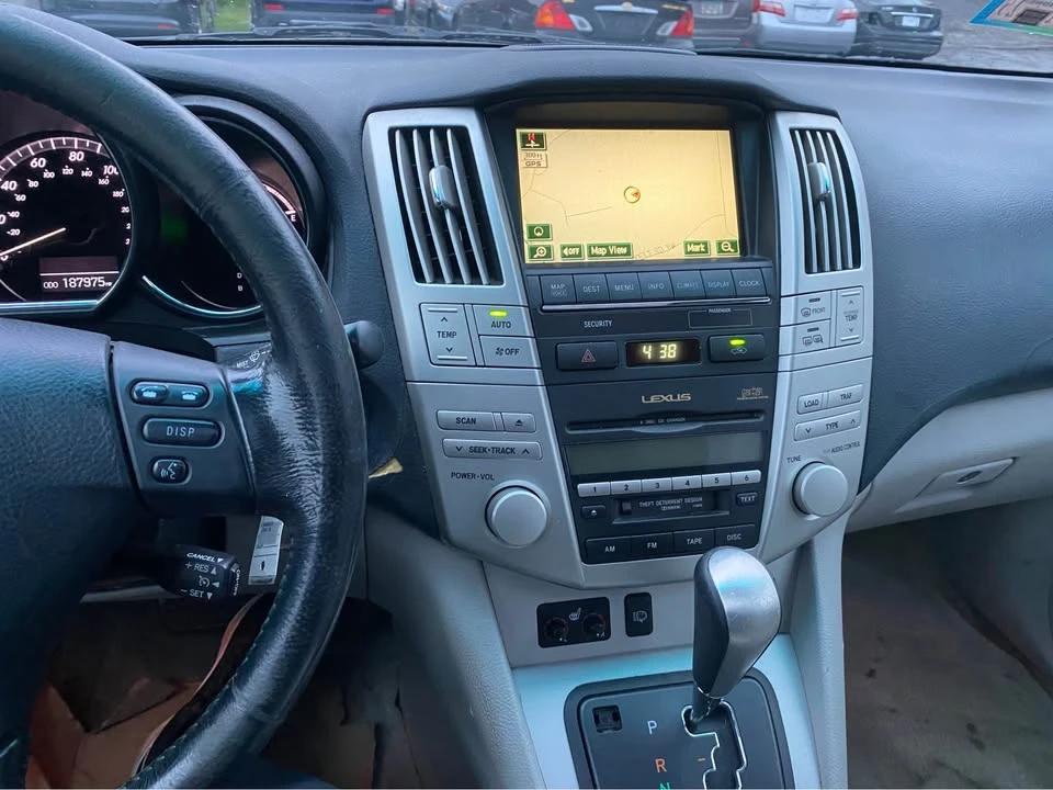 2006 Lexus RX 2nd Gen - Image 10 of 11