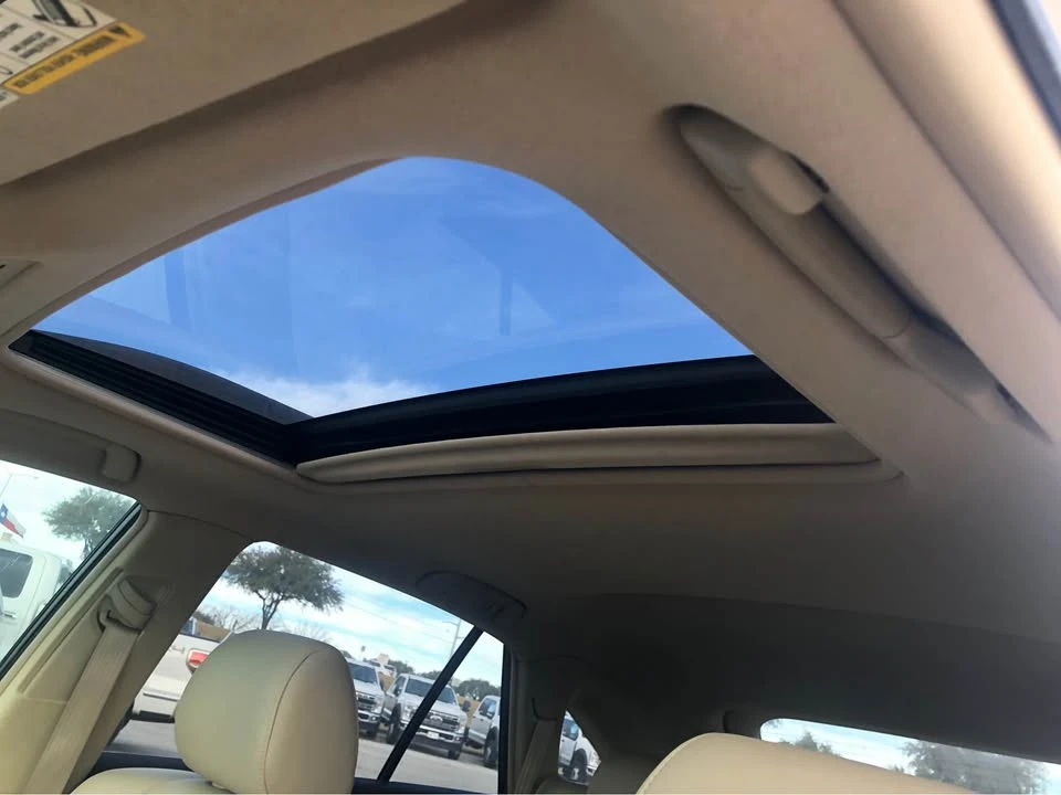 2006 Lexus RX 2nd Gen - Image 18 of 20