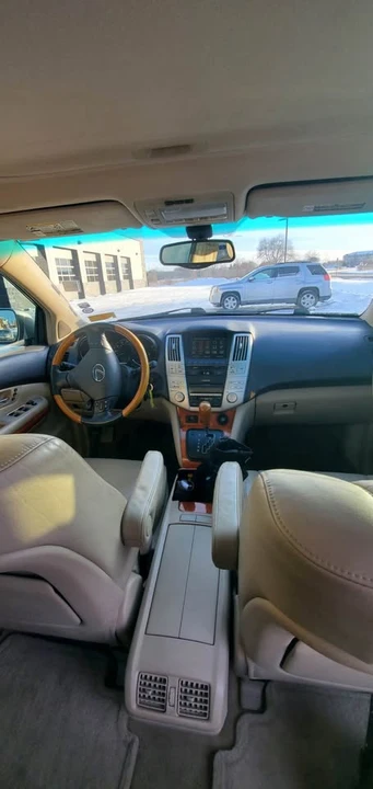 2006 Lexus RX 2nd Gen - Image 10 of 15
