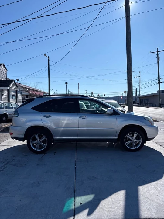 2006 Lexus RX 2nd Gen - Image 3 of 10