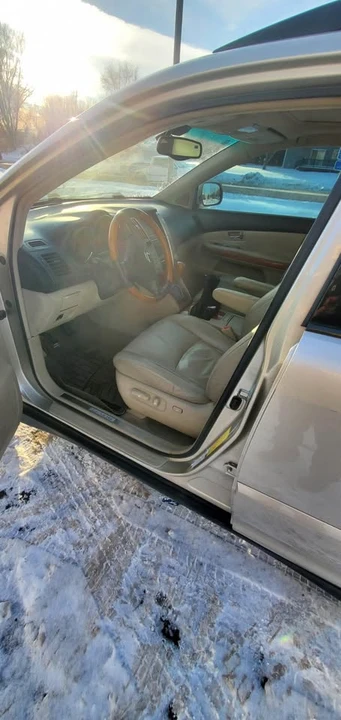 2006 Lexus RX 2nd Gen - Image 6 of 15