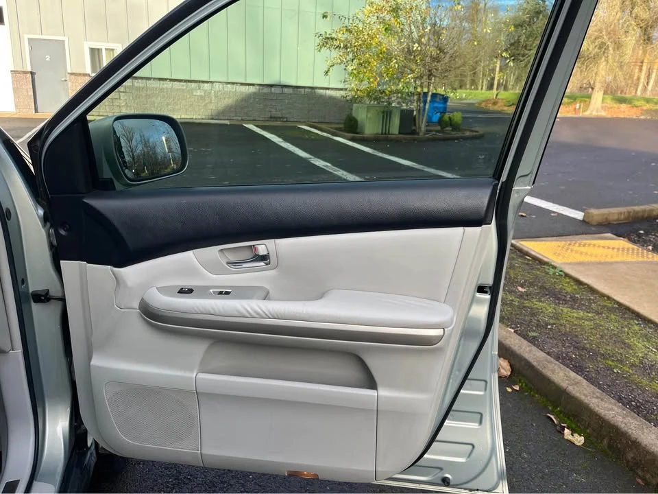 2006 Lexus RX 2nd Gen - Image 12 of 15