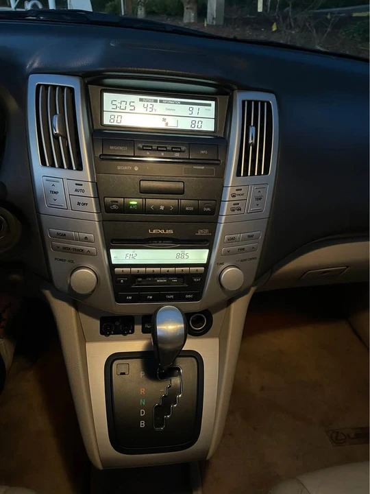 2006 Lexus RX 2nd Gen - Image 11 of 20