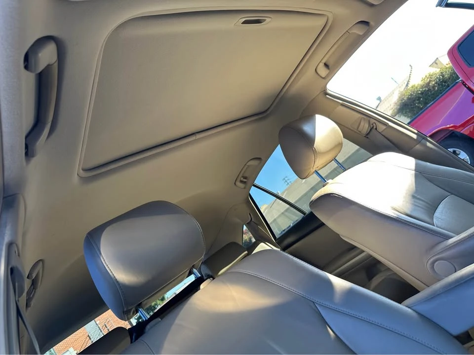2006 Lexus RX 2nd Gen - Image 12 of 17