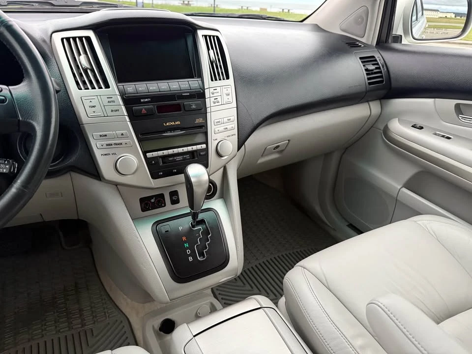 2006 Lexus RX 2nd Gen - Image 12 of 18