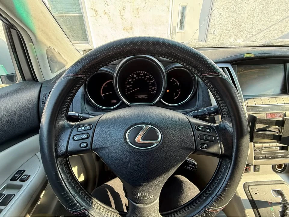 2006 Lexus RX 2nd Gen - Image 5 of 10