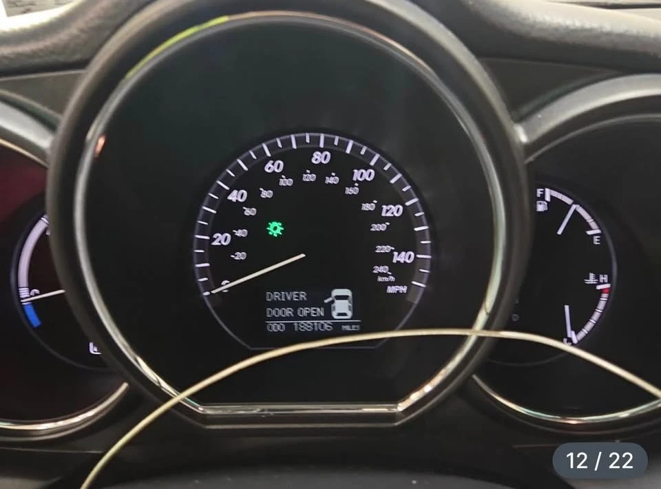2006 Lexus RX 2nd Gen - Image 10 of 16