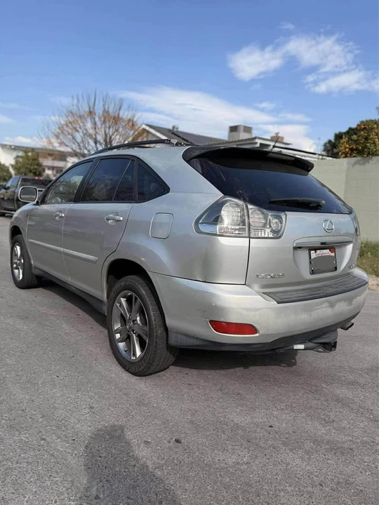 2006 Lexus RX 2nd Gen - Image 2 of 11