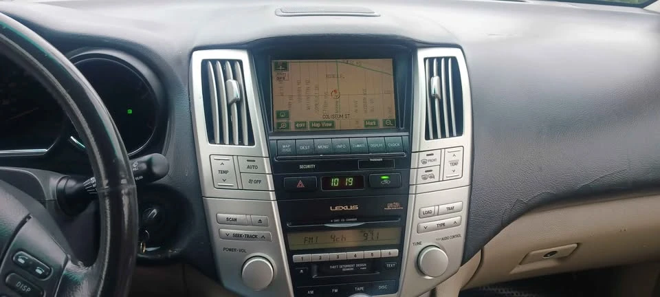 2006 Lexus RX 2nd Gen - Image 10 of 20