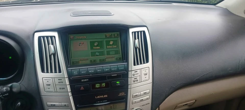 2006 Lexus RX 2nd Gen - Image 9 of 20