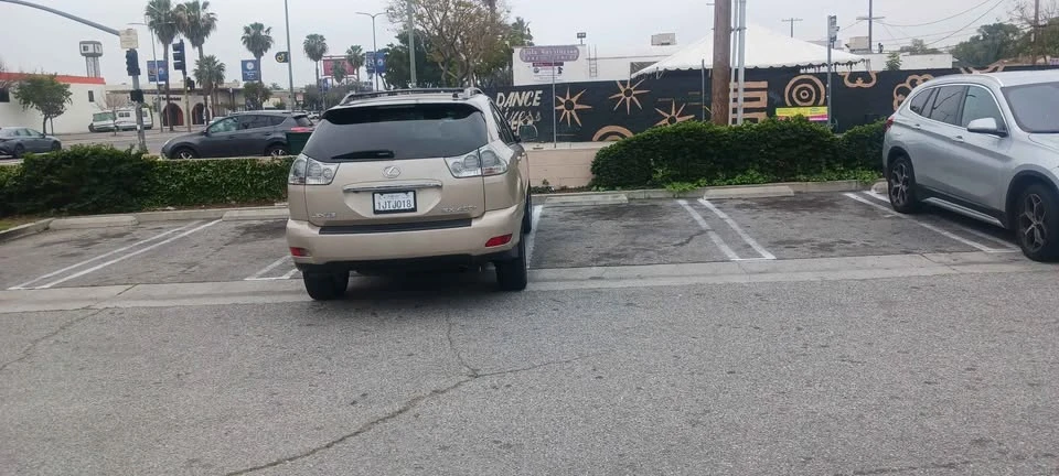2006 Lexus RX 2nd Gen - Image 7 of 20