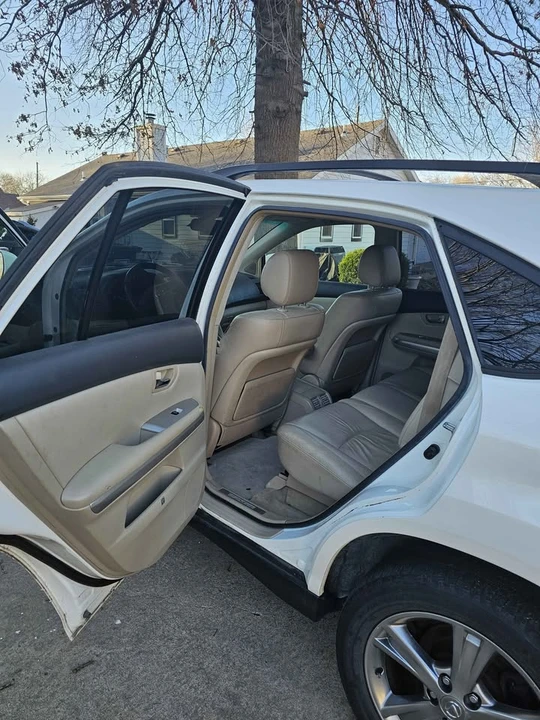 2006 Lexus RX 2nd Gen - Image 12 of 16