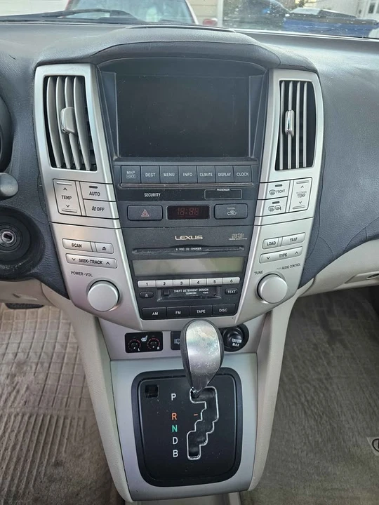 2006 Lexus RX 2nd Gen - Image 9 of 16