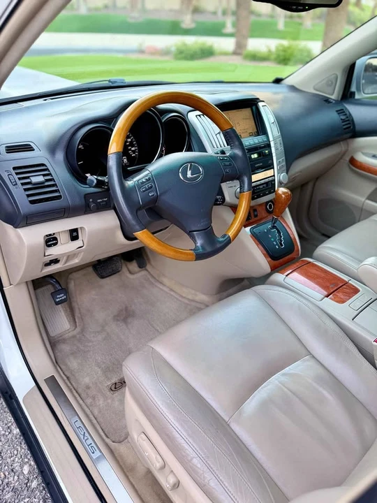2006 Lexus RX 2nd Gen - Image 11 of 19