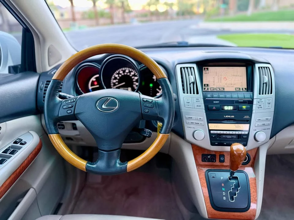 2006 Lexus RX 2nd Gen - Image 10 of 19