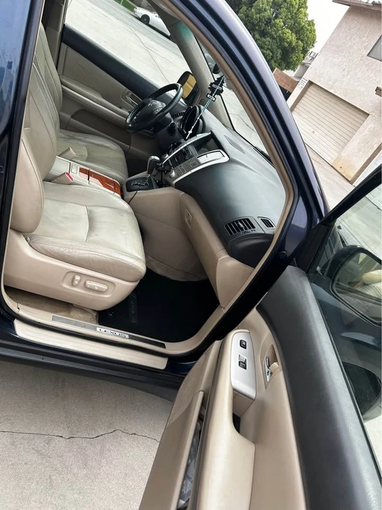 2006 Lexus RX 2nd Gen - Image 10 of 16
