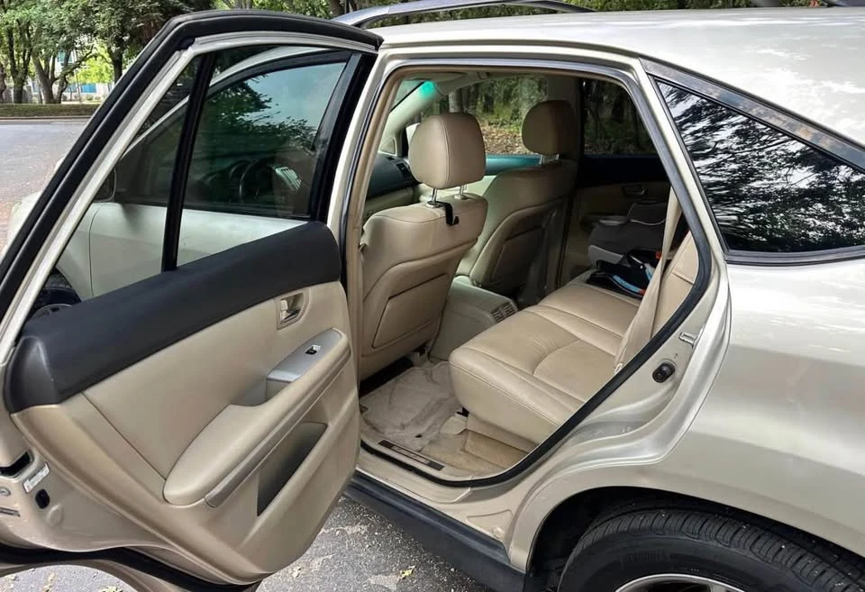 2006 Lexus RX 2nd Gen - Image 8 of 9