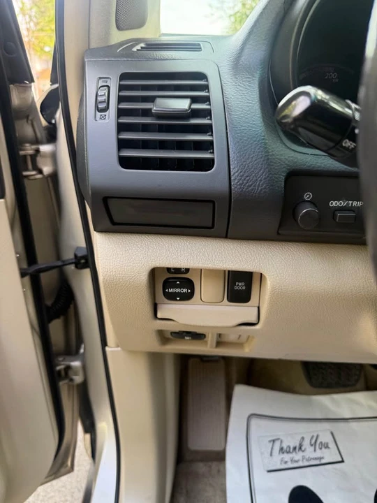 2006 Lexus RX 2nd Gen - Image 16 of 21