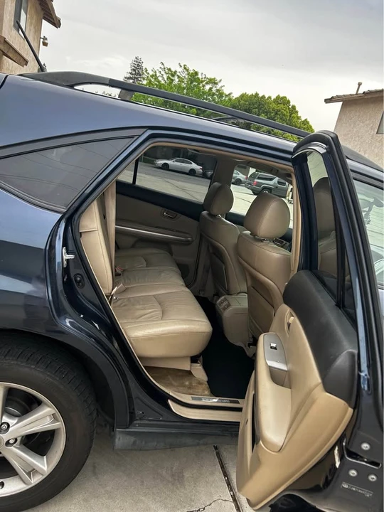 2006 Lexus RX 2nd Gen - Image 9 of 16